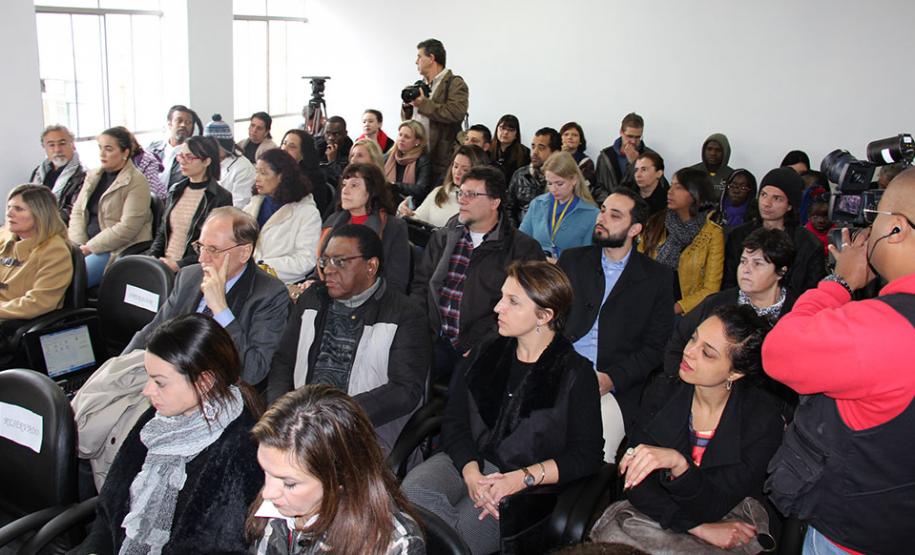 Defensoria assina protocolo com foco na garantia de direitos a refugiados.