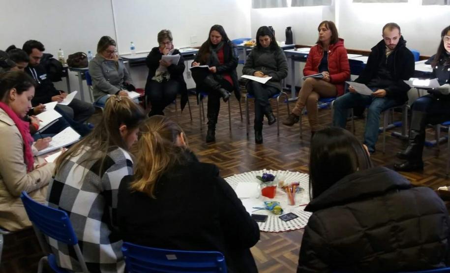 Ação desenvolvida pela Defensoria Pública em parceria com a UEPG abordou assuntos como gênero, diversidade étnica e orientação sexual, entre outros.