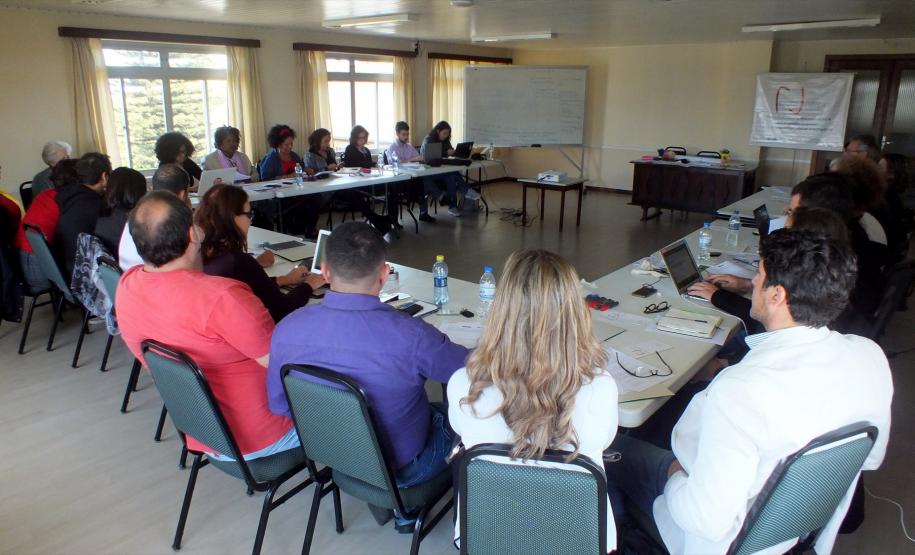 Oficina discute papel das Ouvidorias Externas no Sistema de Justiça Oficina “Ouvidorias Externas no Sistema de Justiça: Reflexões a partir da experiência nas Defensorias Públicas”, que ocorre nos dias 3 e 4 de outubro, em Curitiba.