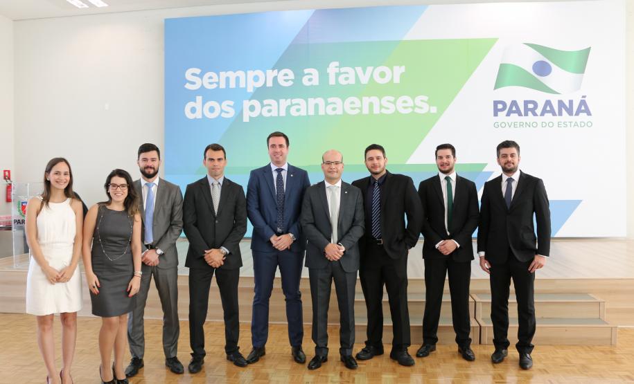 Governador dá posse ao novo defensor-geral do Estado do Paraná.