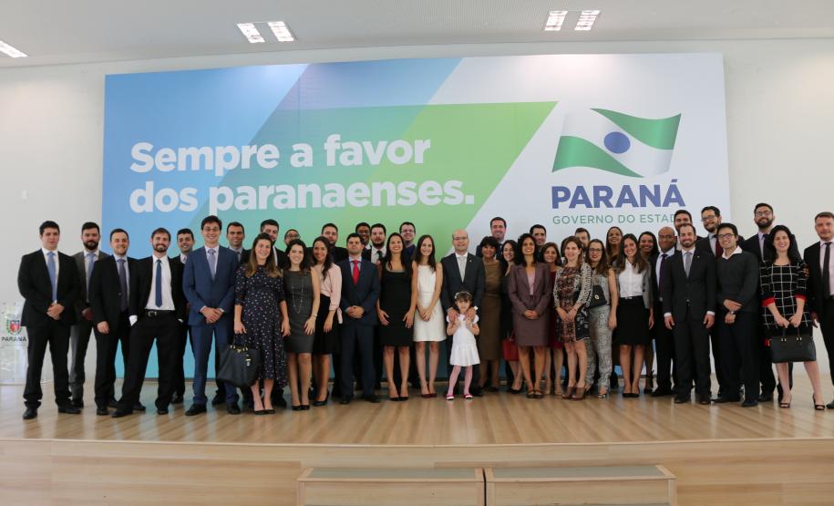 Governador dá posse ao novo defensor-geral do Estado do Paraná.