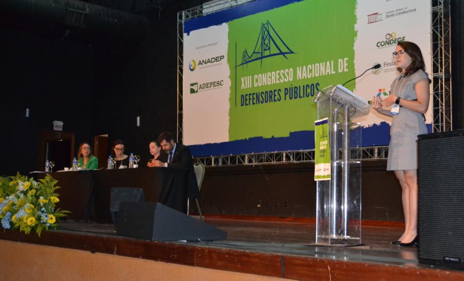 A defensora pública Cecília Nascimento Ferreira defendeu a tese "A solução adequada dos conflitos como função institucional e o papel da Defensoria Pública dentro do sistema de justiça".