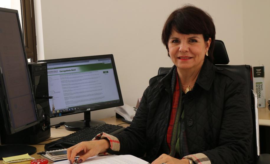A nova corregedora-geral da Defensoria Pública do Estado do Paraná, a defensora pública Josiane Lupion