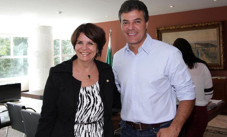 Governador Beto Richa e Defensora Geral nomeiam 54 servidores