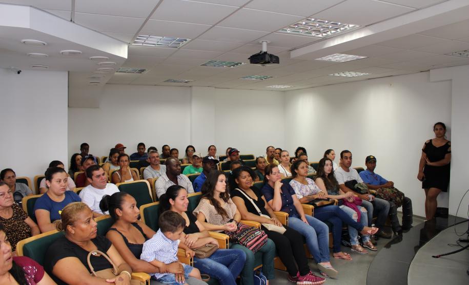 Reunião realizada na sede central teve o objetivo de informar os interessados dos seus direitos e da forma como o processo será trabalhado pela Defensoria.