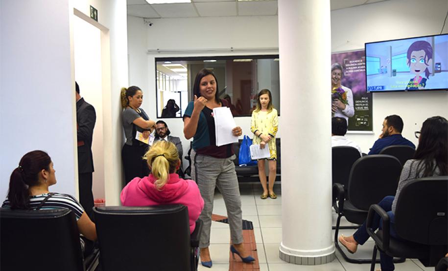 Na sede descentralizada da Defensoria no Boqueirão, a fala foi das defensoras Ana Caroline Teixeira e Patricia Mendes, além da assistente social Gabriele Bahr.