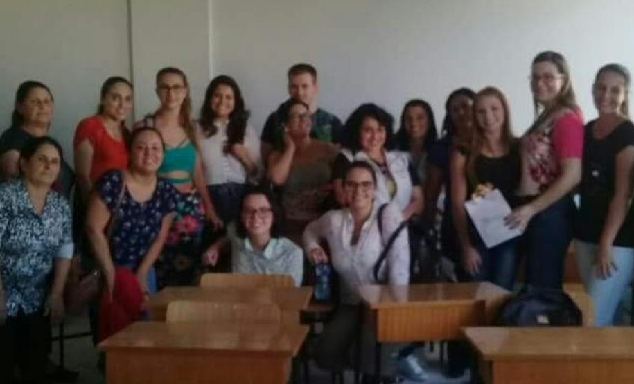 Em Guarapuava, no dia 16 de março, a equipe da DPPR realizou a “Oficina sobre escuta qualificadas no atendimento as mulheres vítimas de violência” durante o I Encontro Regional de Política para Mulheres, promovido pela Universidade Estadual do Centro-Oeste (UNICENTRO).