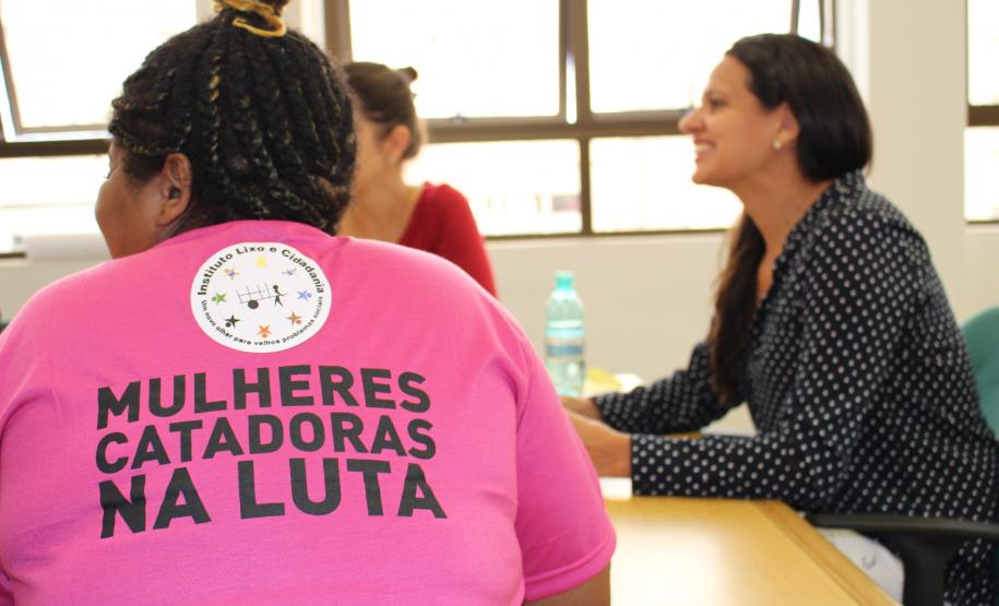 Encontro entre Núcleos da Defensoria Pública e a Secretaria das Mulheres Catadoras do Paraná.
