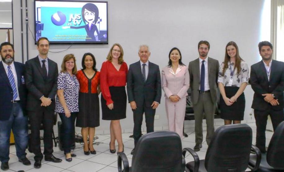 Defensoria Pública marca presença na inauguração da “Sala de Espera Inteligente”, do TJPR