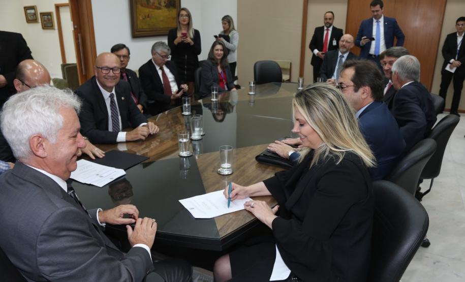 Convênio DPPR e TJPR Convênio DPPR e TJPR