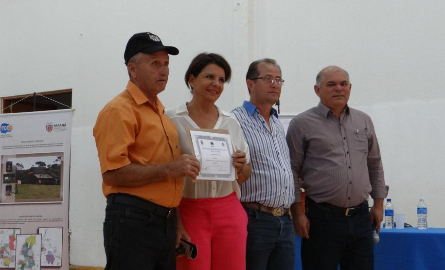 A defensora pública-geral do Estado, Josiane Lupion, e o diretor-presidente do ITCG, Amilcar Cabral (à direita).