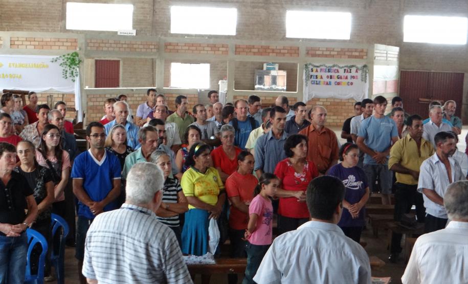 Mais de 700 famílias dos municípios de Campina do Simão, Goioxim, Foz do Jordão e Cantagalo, no Centro-Sul do Paraná, receberam a documentação para acompanhamento da última etapa dos trabalhos de regularização fundiária de suas propriedades.
