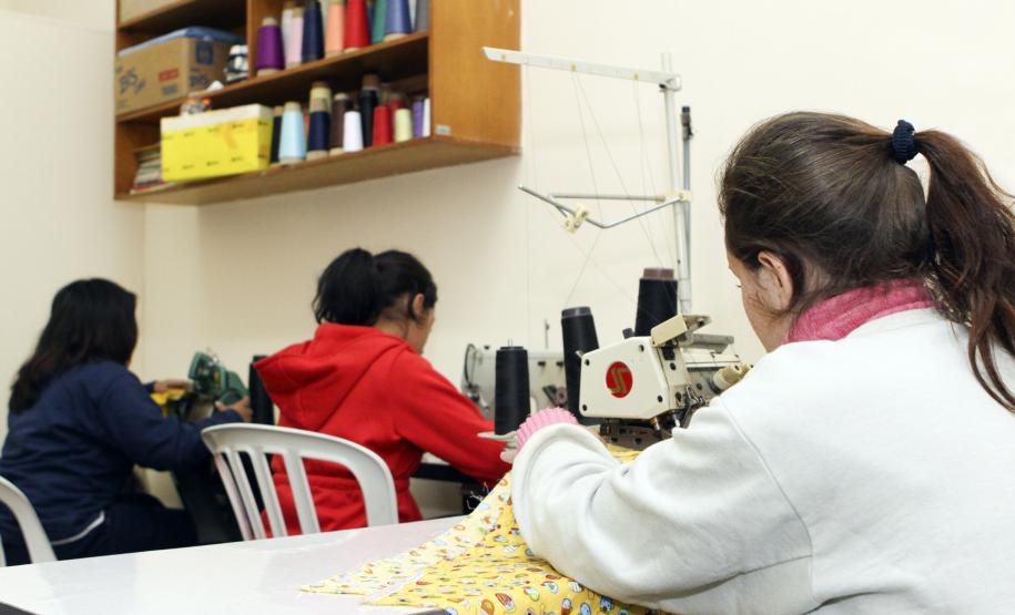 Os CENSEs - Centros de Socioeducação - são unidades de internação que atendem adolescentes que cometeram atos infracionais e cumprem medidas socioeducativas.