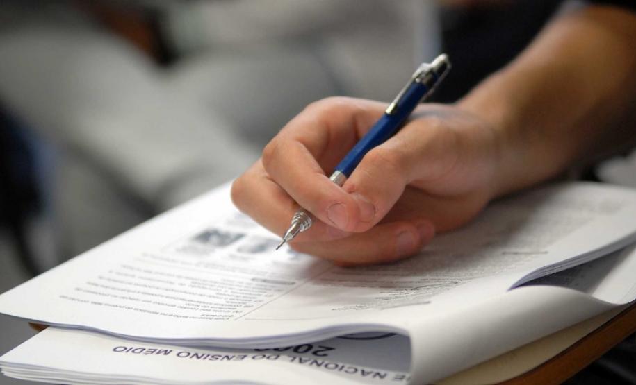 Os dois detentos chegaram à universidade pelo mesmo caminho, o Exame Nacional do Ensino Médio.